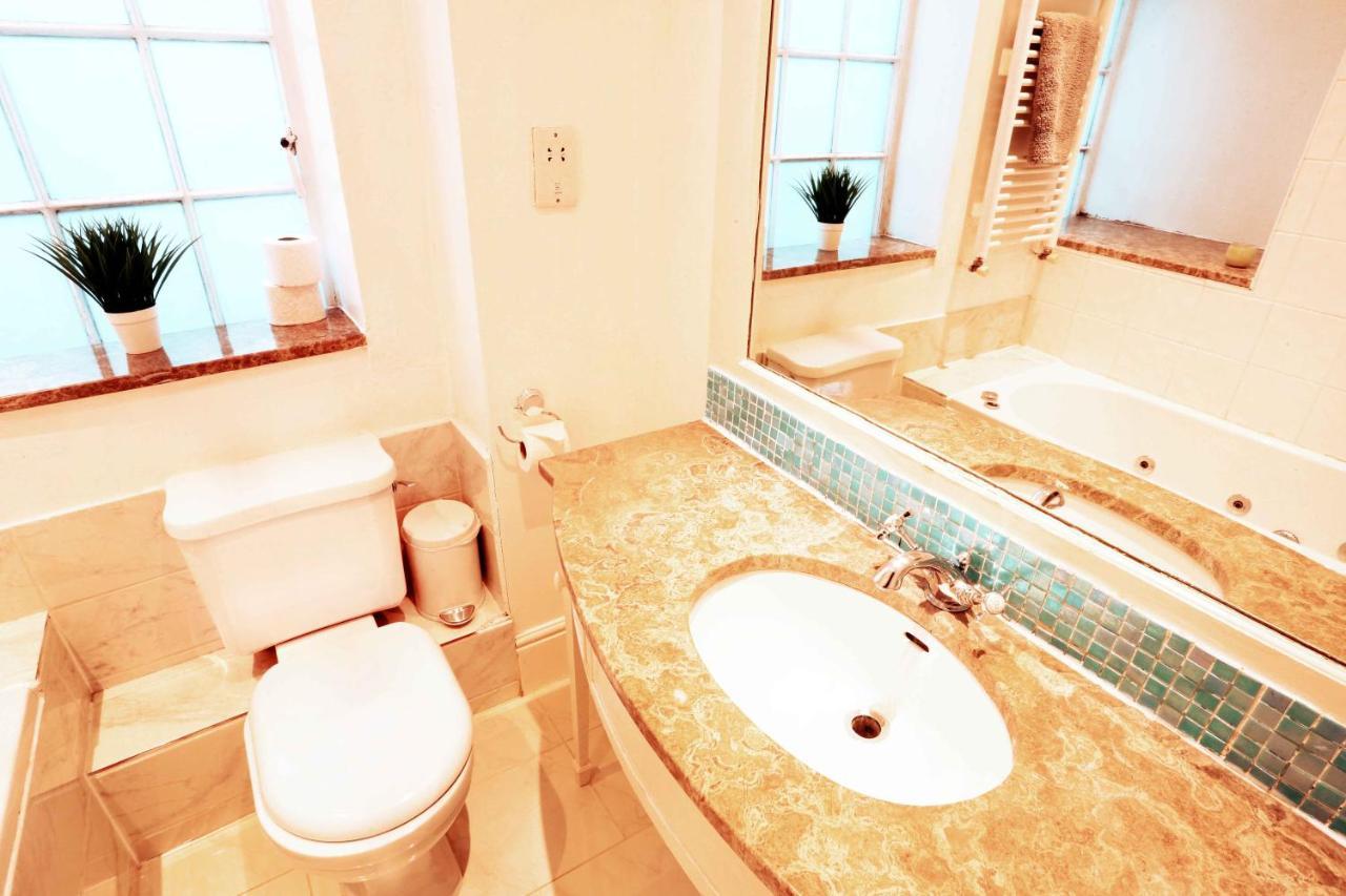 Holiday home Sophia's 11rooms Piccadilly Circus St Townhouse *