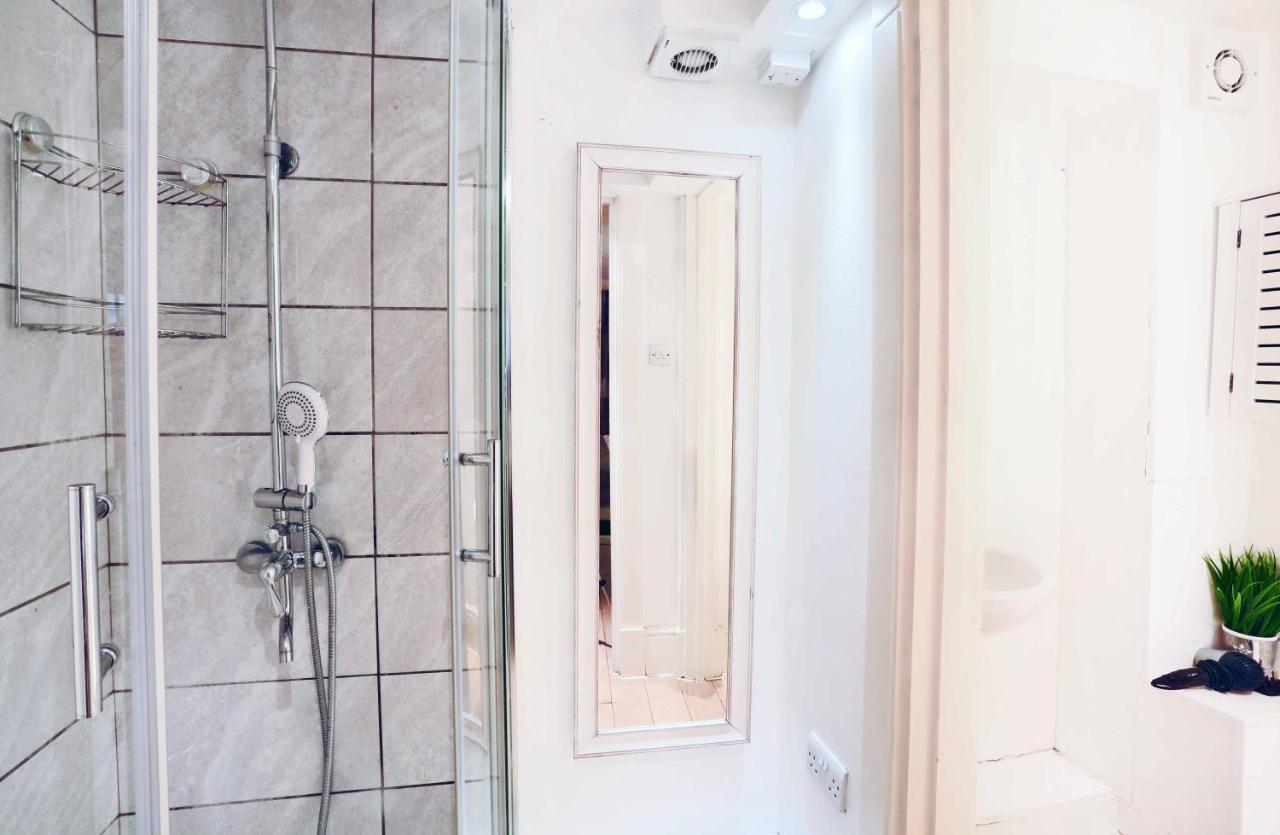 Sophia's 11rooms Piccadilly Circus St Townhouse London