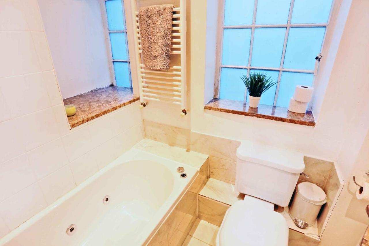Holiday home Sophia's 11rooms Piccadilly Circus St Townhouse