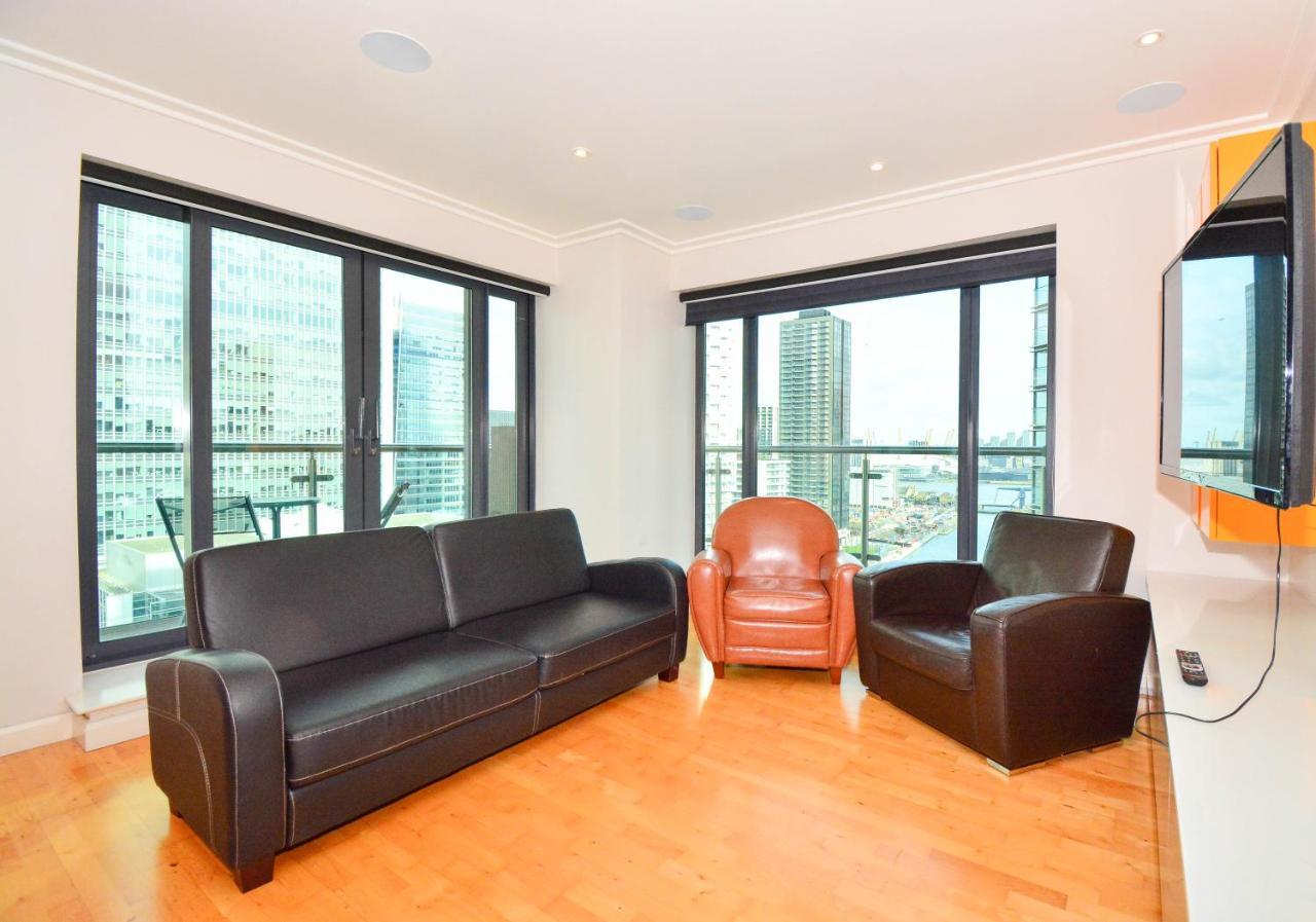 Canary Wharf - Corporate Riverside * London