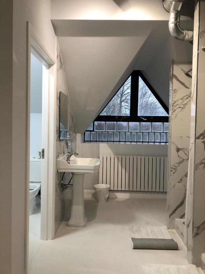 Burlington Hostel London