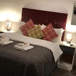 Islington Apartments