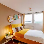 Super Spacious 2 Bedroom Apt 20Mn From Central.