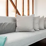 Bright Maida Vale Apartment