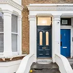 Bright Maida Vale Apartment