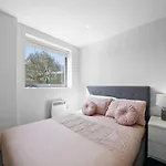 Amisha Modern Deluxe City 2 Bed Apartment By Tower Bridge