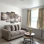 New Look Flat In Waterloo