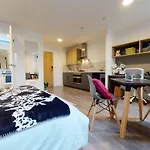 Studios And Cozy Ensuites With Shared Kitchen At Canvas Wembley Apartments