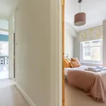 Luxuriously Designed 3 Bedroom Apartment In Clapham