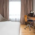 Holiday Inn London West By Ihg