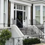 Stylish 3-Bedroom Flat In Kensington