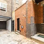 Farringdon Leo Loft