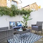 Beautiful London Chelsea Apartment With Private Garden