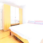 Bond Street Family Apartment