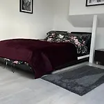 Stunning New 1 Bedroom Apartment