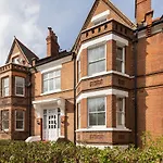 Charming Hotel With Kitchen & Laundry Near Tufnell Park