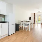 Sleek And Stylish 2Bd Home With A Garden Anerley