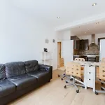 Mile End Double Rooms 27 Guest House