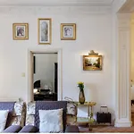 Large 3 Bed Apartment In London Kensington Gardens