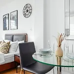 Piccadilly St James Soho 1 Bedroom Sleep 7 Vr10