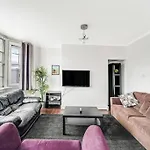 Modern 3 Bedroom Flat Near Camden Town