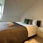 Economic Studio In The Heart Of Chiswick - London