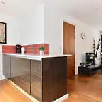3-Bedroom Apartment In London