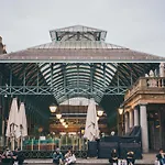 Trafalgar Square Apartment