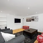 Modern Apartment In London