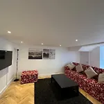Modern Apartment In London