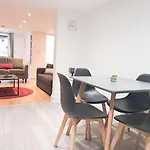 Shepherds Bush Apartment
