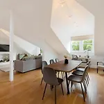 Lovely Central Apartment With Park Views