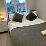 Splendid 2 Bed Flat With Private Terrace In Wimbledon - 2 The Queens