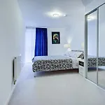 Luxury 2 Bed Flat In A New Block In East Acton