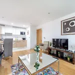 St Georges\' Terrace
