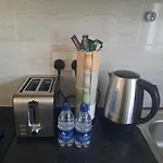 Acton Town Luxe Stay - Spacious Modern Apartment Near Westfield & Nature, Pets Welcome!
