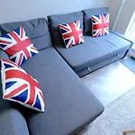 2 Bedroom Flat In Wood Green Piccadilly Line