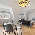 Luxury 3 Bed Flat In Kensington