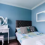 Stylish 2 Bedrooms Flat Sleeps 6 & Garden London Zone 2 Cls Central