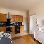 The Courtfield - Serviced Apartments