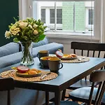Fantastic One Bedroom Apartment In Soho