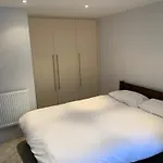 Cosy Spacious Master Room.