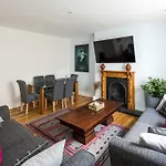 Charming Fulham Home Spacious With Modern Touches