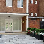 Elegant 3 Bed Flat Earls Court