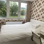 Luxury 3 Bedroom Flat With Garden