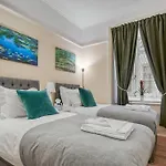 2Bed 2Bath Apartment Earls Court