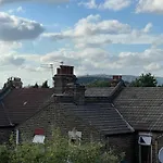 Deluxe Homestay Near Tottenham Hotspur Stadium