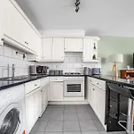 The Canary Wharf Flat