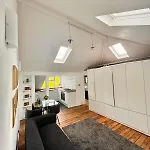 Stylish Top Floor Flat In The Heart Of Camden!