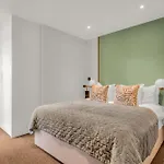 Mysquare Two Bedroom Apartments In Limehouse